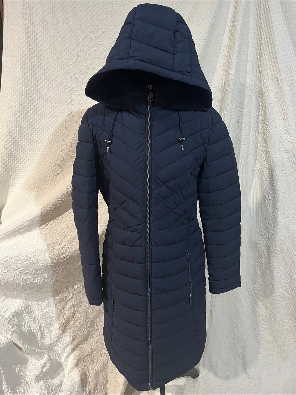 DKNY Women's Navy Hooded Quilted Long Puffer Coat, size medium
